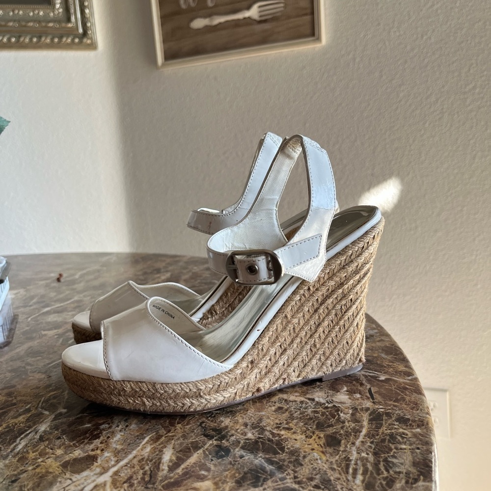 WHITE SUMMER WEDGES 🤍
